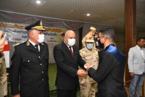 محافظ قنا ورئيس جامعة جنوب الوادى ومدير جمعية المحاربين القدماء يشهدون الإحتفال بيوم الشهيد 34 - جريدة المساء