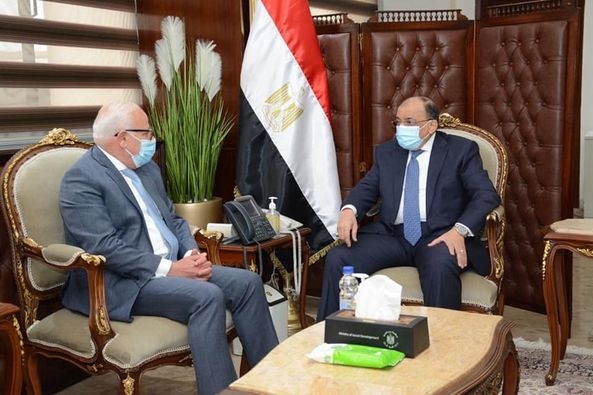 وزير التنمية المحلية يتابع مع محافظ بورسعيد مشروعات الخطة الاستثمارية ومنظومتى المخلفات والتأمين الصحى 18 - جريدة المساء