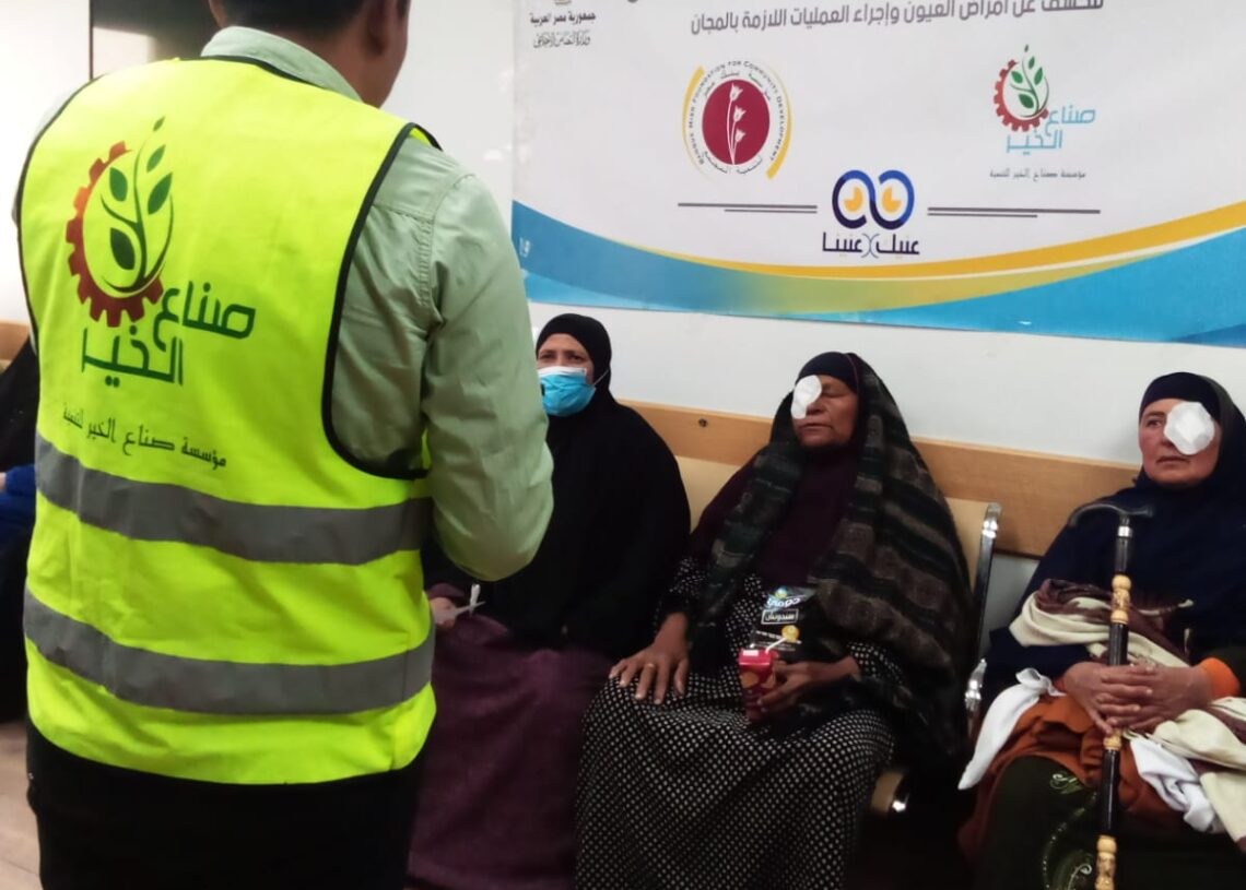 إجراء 70 عملية جراحية لعيون أهالى قصر الباسل بالفيوم 18 - جريدة المساء