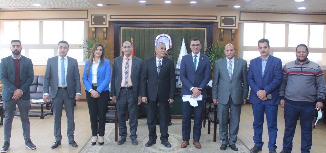 "جنوب الوادى" و"صناع الخير" يبحثان التوسع فى تقديم خدمات العلاج لمرضى القدم السكرى لغير القادرين 18 - جريدة المساء