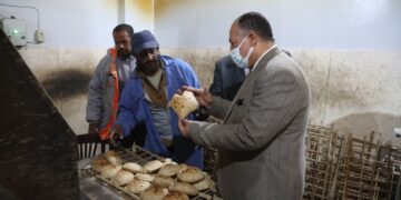 سكرتير عام محافظة قنا يقود حملة تموينية مكبرة 1 - جريدة المساء