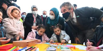 "القباج" وممثل يونيسيف بالقاهرة يتفقدان أنشطة وزارة التضامن بمعرض الكتاب 2 - جريدة المساء "القباج" وممثل يونيسيف بالقاهرة يتفقدان أنشطة وزارة التضامن بمعرض الكتاب 1 - جريدة المساء