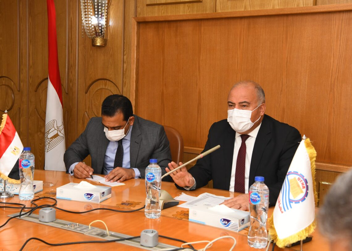 محافظ قنا يعقد اجتماعًا لمناقشة المتغيرات المكانية 29 - جريدة المساء