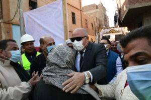 بعد توقف ١٧ عامًا .. بدء استكمال مشروع انحدار صرف صحى "أولاد على" بنجع حمادى 25 - جريدة المساء