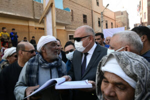 بعد توقف ١٧ عامًا .. بدء استكمال مشروع انحدار صرف صحى "أولاد على" بنجع حمادى 29 - جريدة المساء