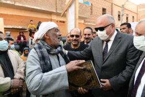 بعد توقف ١٧ عامًا .. بدء استكمال مشروع انحدار صرف صحى "أولاد على" بنجع حمادى 31 - جريدة المساء