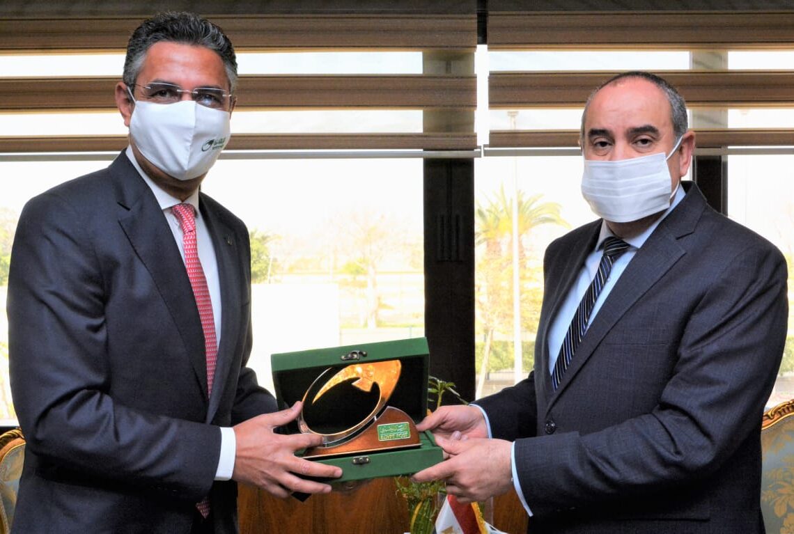 وزير الطيران يبحث أوجه التعاون مع رئيس الهيئة القومية للبريد 20 - جريدة المساء وزير الطيران يبحث أوجه التعاون مع رئيس الهيئة القومية للبريد 19 - جريدة المساء