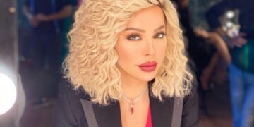 الصور الأولى لسوزان نجم الدين في "بيوت من ورق" 2 - جريدة المساء الصور الأولى لسوزان نجم الدين في "بيوت من ورق" 1 - جريدة المساء