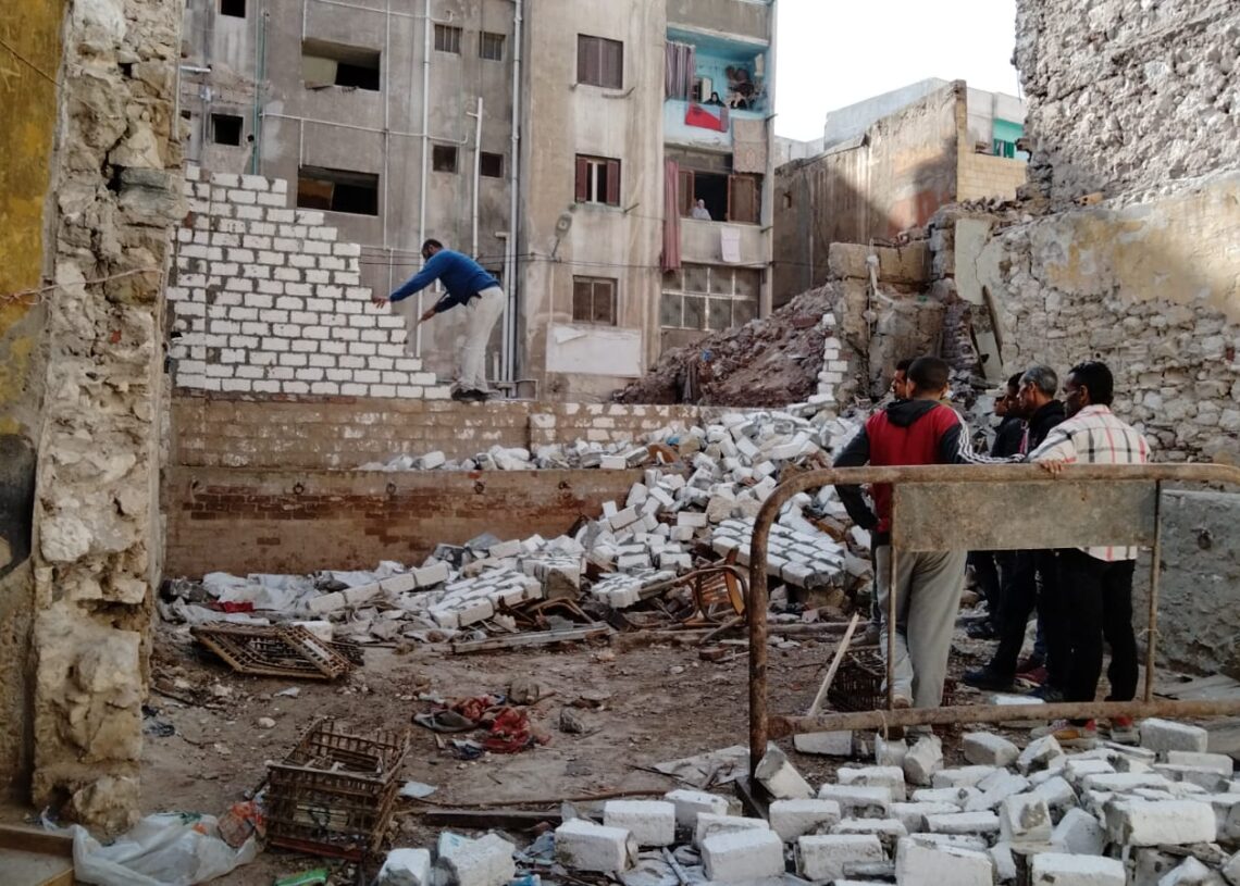 وقف أعمال بناء مخالف وترميم بحي غرب الاسكندرية 19 - جريدة المساء