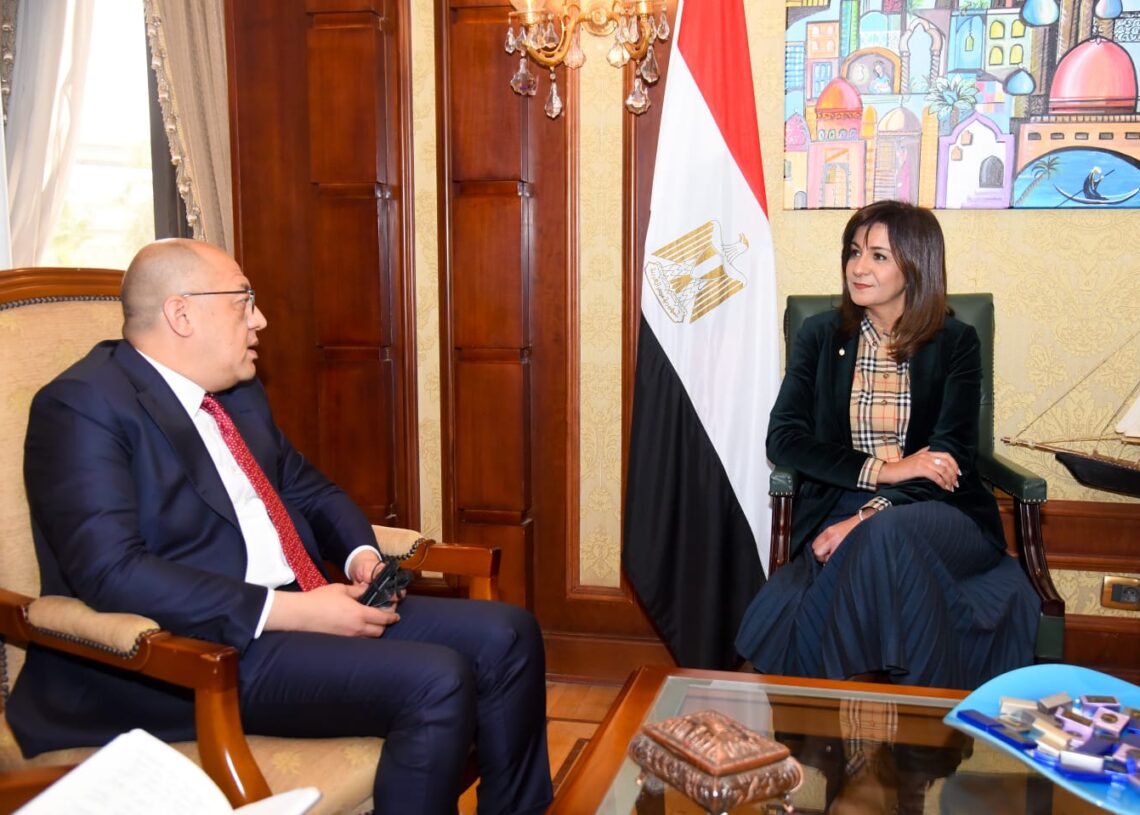 وزيرة الهجرة تبحث ملف الهجرة والمهاجرين مع سفير الفلبين 18 - جريدة المساء