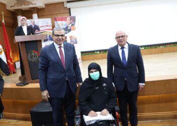 سعفان والغضبان يسلمان 100 عقد عمل لأصحاب القدرات ببورسعيد 17 - جريدة المساء