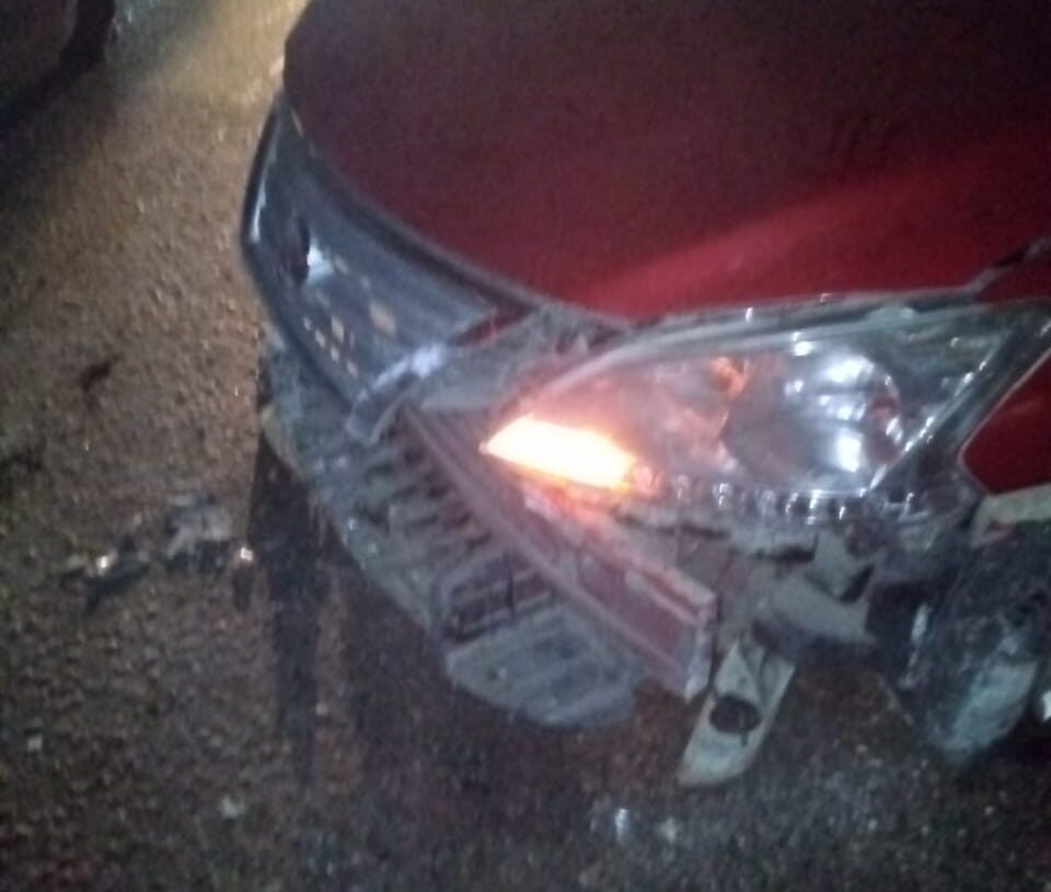 سقوط كتلة صخرية علي سيارة بالإسكندرية ونجاة سائقها 18 - جريدة المساء سقوط كتلة صخرية علي سيارة بالإسكندرية ونجاة سائقها 17 - جريدة المساء