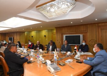 "سكرتير عام قنا" يناقش آليات منع التعديات على الأراضى الزراعية 16 - جريدة المساء