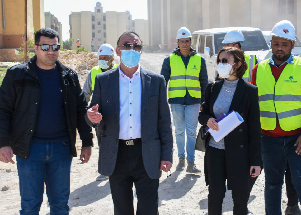 محافظ الإسكندرية يتابع تنفيذ مشروعات المبادرة الرئاسية "حياة كريمة" ببرج العرب 15 - جريدة المساء