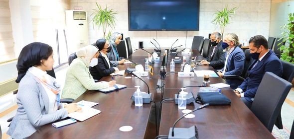 وزيرة البيئة تبحث مع ممثل برنامج اليونيسف التعاون الثنائي في ملف التغيرات المناخية 19 - جريدة المساء