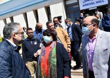 إحتفالاً بظاهرة تعامد الشمس .. وزراء السياحة والأثار والثقافة ومحافظ أسوان يوزعون الهدايا التذكارية للسائحين والزائرين 20 - جريدة المساء إحتفالاً بظاهرة تعامد الشمس .. وزراء السياحة والأثار والثقافة ومحافظ أسوان يوزعون الهدايا التذكارية للسائحين والزائرين 19 - جريدة المساء