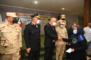 محافظ قنا ورئيس جامعة جنوب الوادى ومدير جمعية المحاربين القدماء يشهدون الإحتفال بيوم الشهيد 44 - جريدة المساء