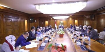 وزير التعليم العالي يرأس اجتماع مجلس شئون المعاهد العالية الخاصة 2 - جريدة المساء وزير التعليم العالي يرأس اجتماع مجلس شئون المعاهد العالية الخاصة 1 - جريدة المساء