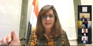 وزيرة الهجرة تتواصل عبر "زووم" مباشرة مع مصريين خلال عبورهم من الحدود الأوكرانية الي الرومانية 17 - جريدة المساء