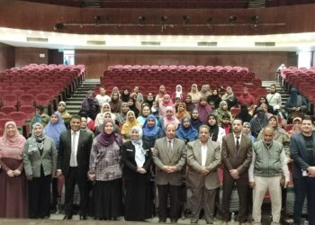 تعليم قنا تكرم أبطال العرض المسرحى "حكم عقلك" 28 - جريدة المساء