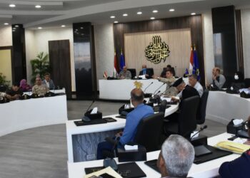 محافظ أسوان يكلف السكرتير العام بترأس إجتماع عرض البروفة النهائية للإستعداد لتنفيذ التدريب العملى المشترك صقر ( 93 ) 19 - جريدة المساء