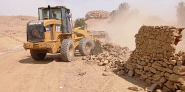 محافظ أسوان يوجه بالإزالة الفورية لمختلف التعديات والمخالفات ضمن الموجه الـ 19 2 - جريدة المساء محافظ أسوان يوجه بالإزالة الفورية لمختلف التعديات والمخالفات ضمن الموجه الـ 19 1 - جريدة المساء