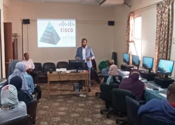 محافظ أسوان يكلف بتنظيم دورات تدريبية للعاملين لتقديم أفضل الخدمات للمواطنين وبالجودة المطلوبة 17 - جريدة المساء