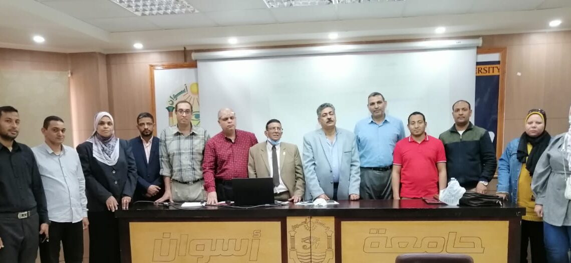 ندوة بعنوان " نموذج التقيم الذاتى للكليات والمعاهد العليا بجامعة أسوان 20 - جريدة المساء ندوة بعنوان " نموذج التقيم الذاتى للكليات والمعاهد العليا بجامعة أسوان 19 - جريدة المساء