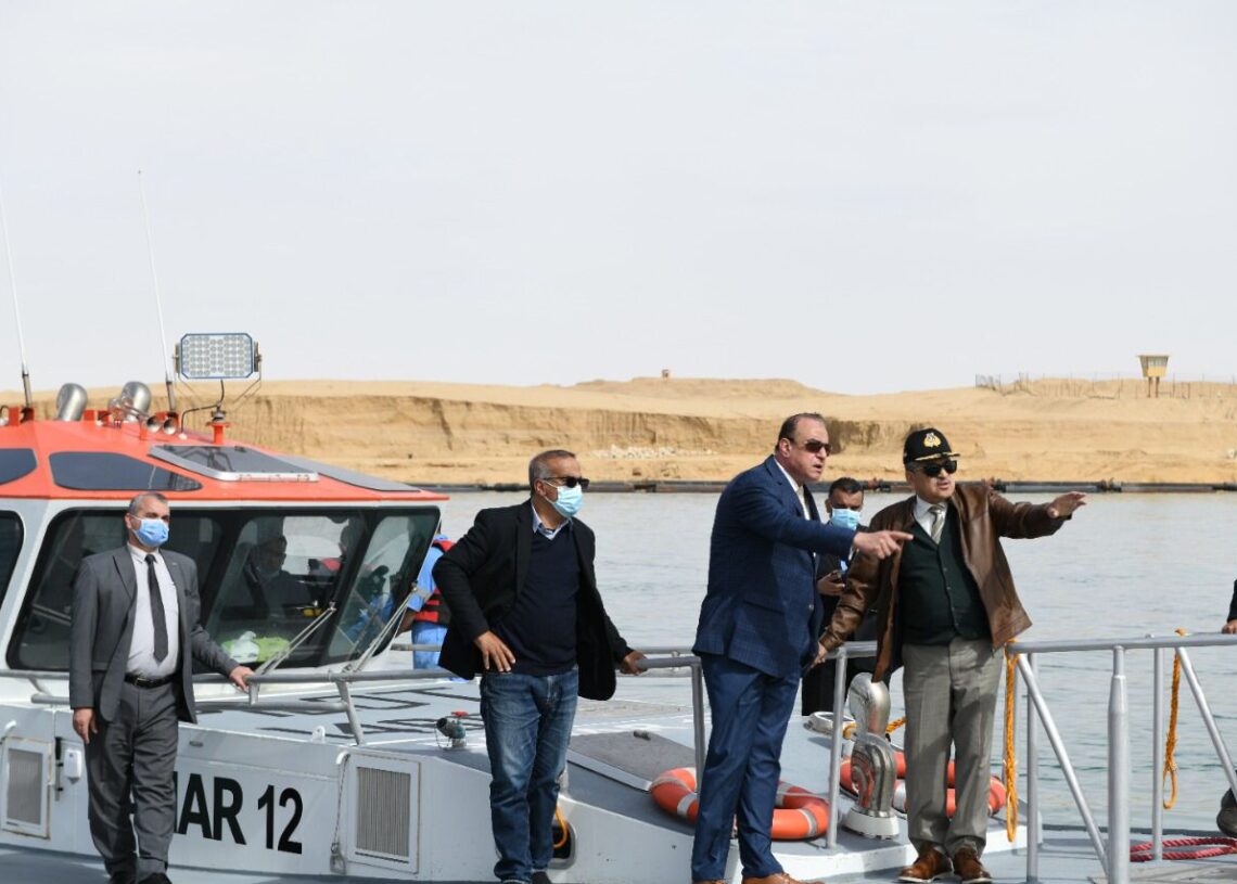 الفريق أسامة ربيع: تطوير القطاع الجنوبي يسير وفقا للمخطط دون التأثير على حركة الملاحة بالقناة. 19 - جريدة المساء