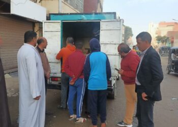 محافظ المنيا يوجه بتكثيف الحملات لتشديد الرقابة على الأسواق 25 - جريدة المساء