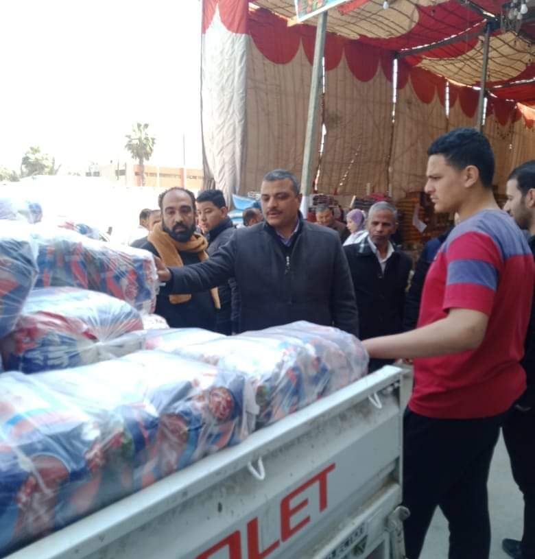 تزويد معارض اهلا رمضان بكميات اضافية من السلع الغذائية بمدينة قويسنا 16 - جريدة المساء