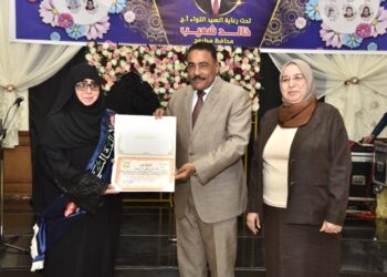 محافظ مطروح يشهد حفل تكريم الأمهات المثاليات 21 - جريدة المساء
