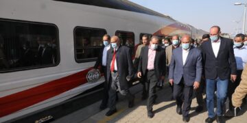 وزير النقل يكرم العاملين المتميزين بهيئة السكك الحديدية 2 - جريدة المساء وزير النقل يكرم العاملين المتميزين بهيئة السكك الحديدية 1 - جريدة المساء