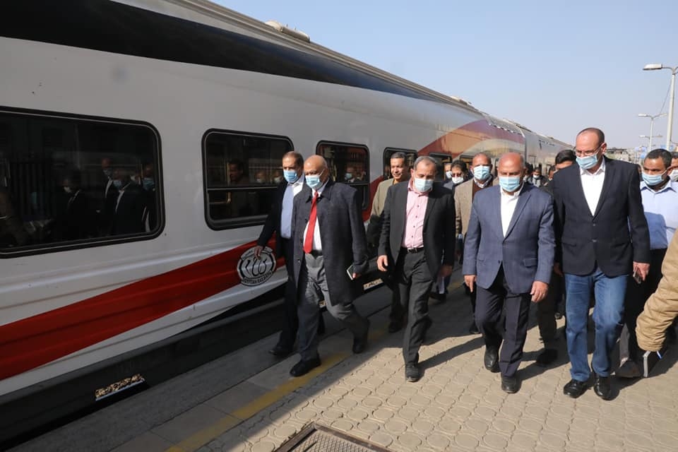 وزير النقل يكرم العاملين المتميزين بهيئة السكك الحديدية 20 - جريدة المساء وزير النقل يكرم العاملين المتميزين بهيئة السكك الحديدية 19 - جريدة المساء
