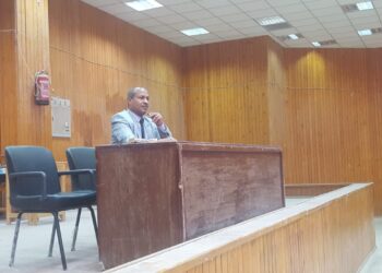 "التدخين وأضراره الإقتصادية والصحية" .. فى ندوة بتجارة جنوب الوادى 30 - جريدة المساء