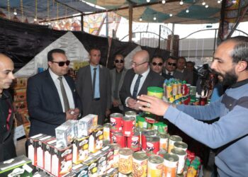 "استعدادًا لشهر رمضان" .. محافظ بنى سويف يفتتح معرضًا لبيع السلع واللحوم بأسعار مخفضة 20 - جريدة المساء