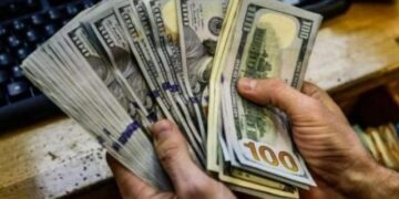 استقرار سعر الدولار مقابل الجنيه في بداية تعاملات الأسبوع ويسجل 15.64 جنيه للشراء و15.74 للبيع في بنكي الأهلي ومصر 8 - جريدة المساء استقرار سعر الدولار مقابل الجنيه في بداية تعاملات الأسبوع ويسجل 15.64 جنيه للشراء و15.74 للبيع في بنكي الأهلي ومصر 7 - جريدة المساء