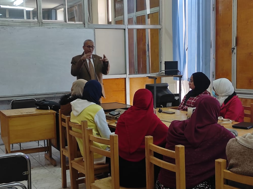 "المشغولات اليدوية ولغة الإشارة" فى دورات تدريبية بأسيوط 15 - جريدة المساء