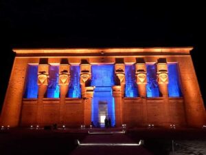 بالصور .. وزير السياحة والآثار يتفقد أعمال الترميم بمعبد دندرة 257 - جريدة المساء