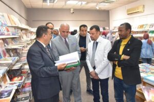 رئيس جامعة الأقصر يفتتح معرض الكتاب بكلية الفنون الجميلة 27 - جريدة المساء
