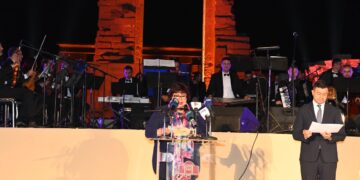 وزيرا الثقافة والسياحة ومحافظ قنا يفتتحون فعاليات الدورة الثانية من مهرجان دندرة للموسيقى والغناء  1 - جريدة المساء