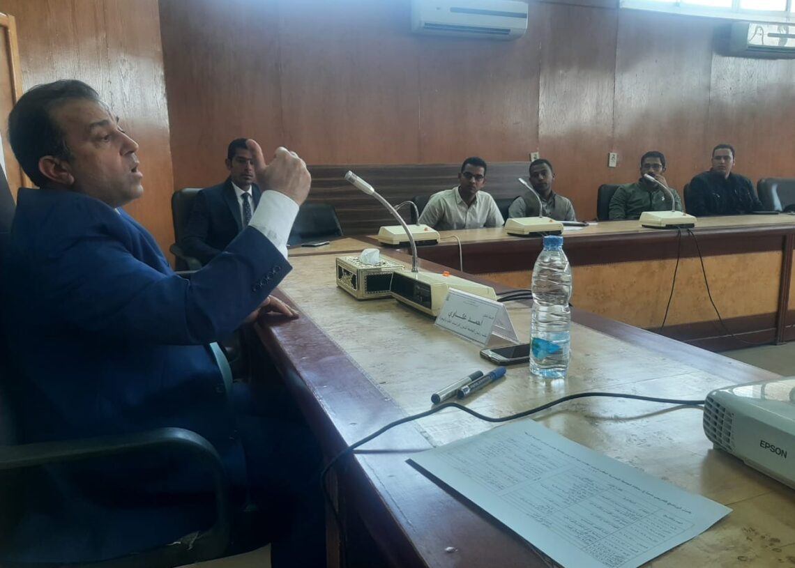 "إدارة الاجتماعات ومكافحة الفساد الإدارى" .. فى ثانى أيام نموذج محاكاة الجامعة المصرية بجنوب الوادى 19 - جريدة المساء