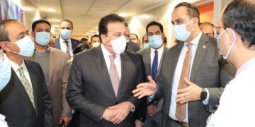 عبدالغفار يتفقد عددًا من المستشفيات ووحدات طب الأسرة بالإسماعيلية 1 - جريدة المساء