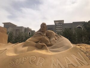 جامعة جنوب الوادى تنظم رحلة إلى "متحف الرمال" بالغردقة فى أولى أنشطة الأسبوع البيئى 43 - جريدة المساء