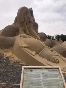 جامعة جنوب الوادى تنظم رحلة إلى "متحف الرمال" بالغردقة فى أولى أنشطة الأسبوع البيئى 29 - جريدة المساء