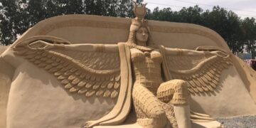 جامعة جنوب الوادى تنظم رحلة إلى "متحف الرمال" بالغردقة فى أولى أنشطة الأسبوع البيئى 1 - جريدة المساء