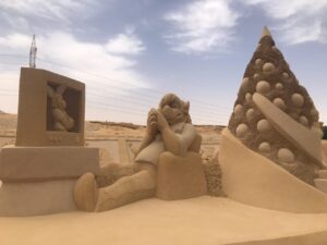 جامعة جنوب الوادى تنظم رحلة إلى "متحف الرمال" بالغردقة فى أولى أنشطة الأسبوع البيئى 21 - جريدة المساء