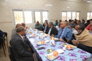رئيس جامعة جنوب الوادى يتناول وجبة الغذاء مع الوفود المشاركة بالملتقى الفنى التاسع عشر للجامعات المصرية والعربية 20 - جريدة المساء