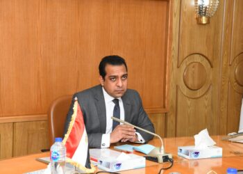 نائب محافظ قنا يترأس اجتماعا لمتابعة تفعيل قانون 152 الخاص بالمشروعات الصغيرة والمتوسطة 32 - جريدة المساء