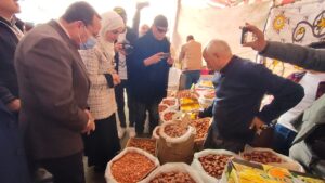 محافظ شمال سيناء يفتتح معرض "أهلا رمضان" بالعريش  21 - جريدة المساء